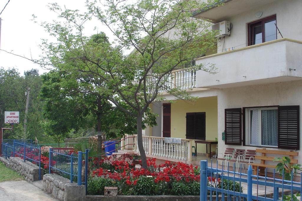 Apartments Cico Starigrad Paklenica Rum bild