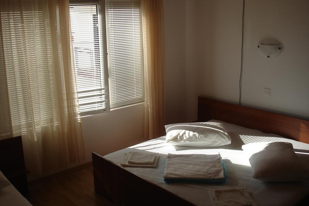 Apartments Cico Starigrad Paklenica Rum bild