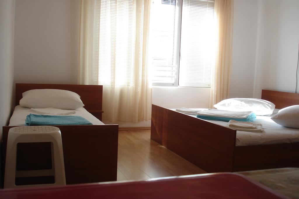 Apartments Cico Starigrad Paklenica Rum bild