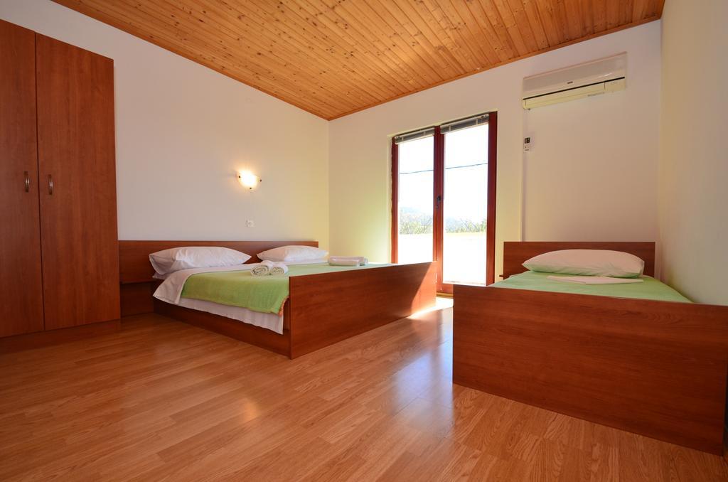 Apartments Cico Starigrad Paklenica Exteriör bild