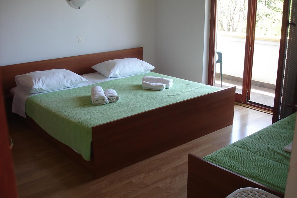Apartments Cico Starigrad Paklenica Exteriör bild