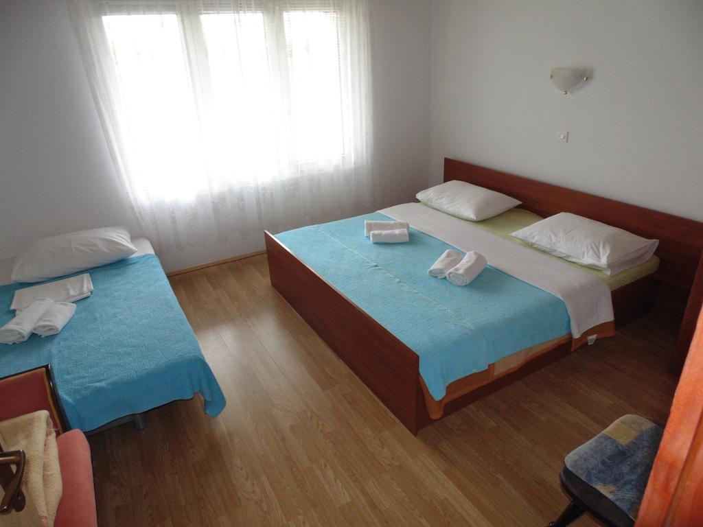 Apartments Cico Starigrad Paklenica Exteriör bild
