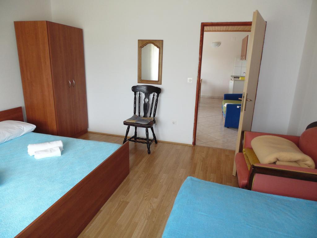 Apartments Cico Starigrad Paklenica Exteriör bild